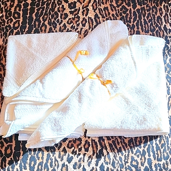 SALE! NEW Off-White Bath Towels, Bath, Hand & Face, Set for 2! - Picture 3 of 12